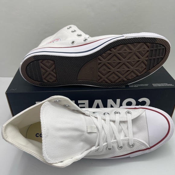 Converse Men’s Chuck Taylor All Star White High Top Shoes
Whit High-Top Sneakers - Picture 3 of 16